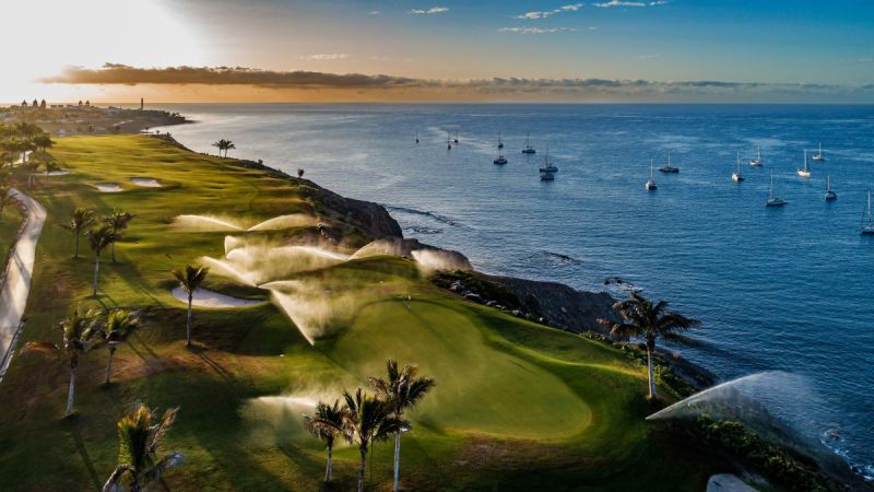 person playing golf in meloneras