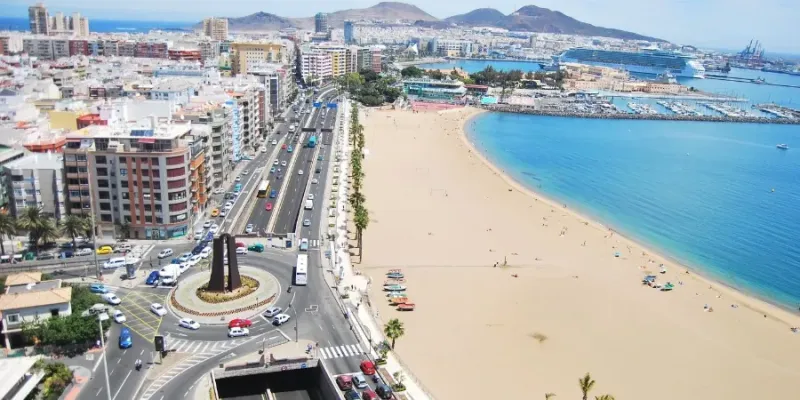 Imagen aérea de la playa de las Alcalavaneras