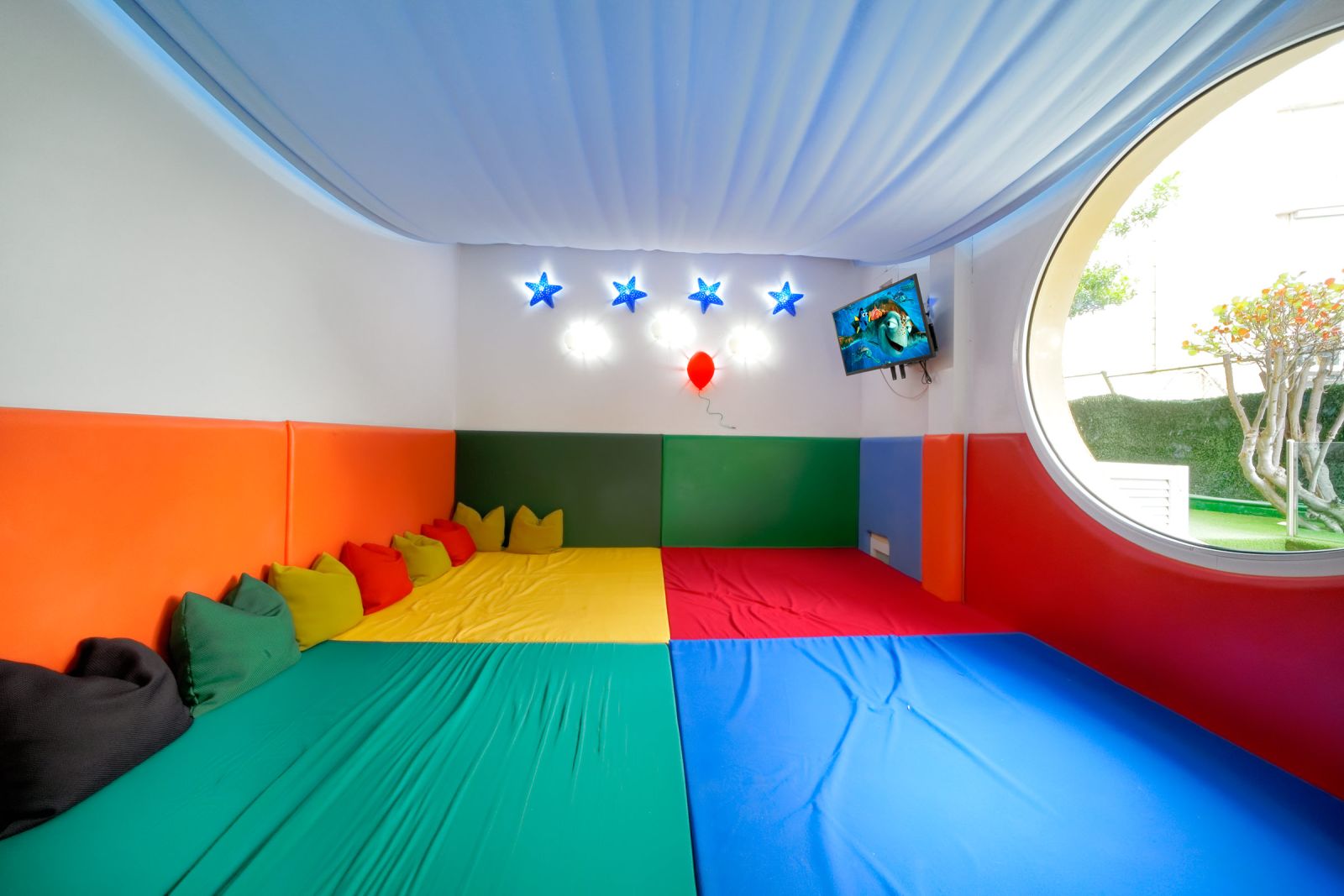 sala de juegos para niños dorado beach