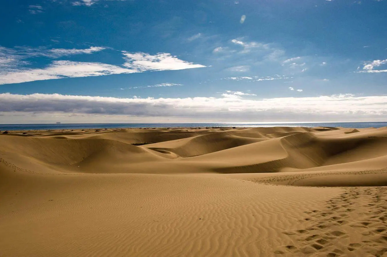 maspalomas dunes from playa del ingles