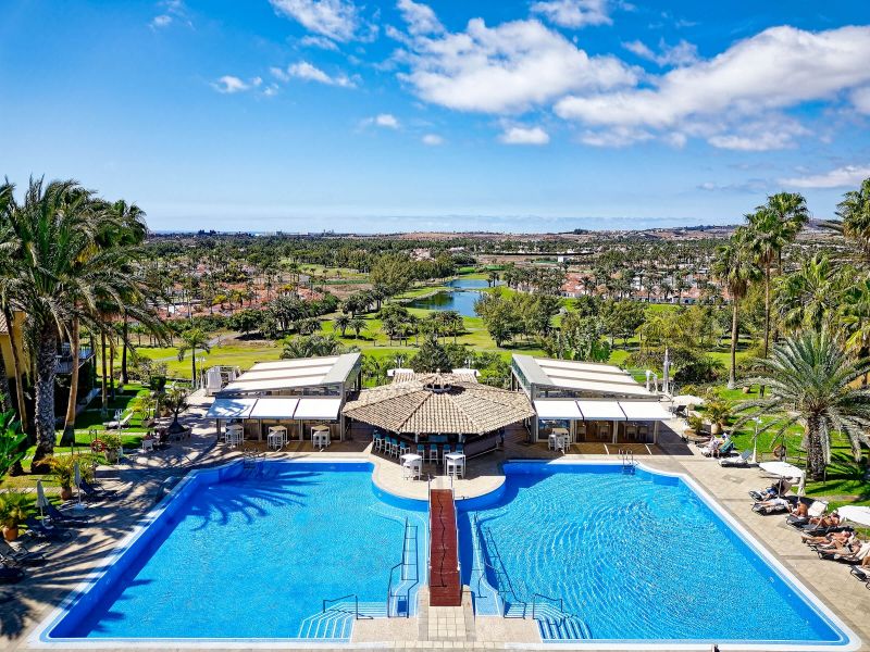 Imagen de las piscinas del Bull Vital Suites